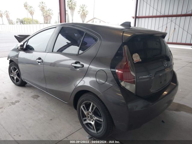 Photo 2 VIN: JTDKDTB35F1106906 - TOYOTA PRIUS C 