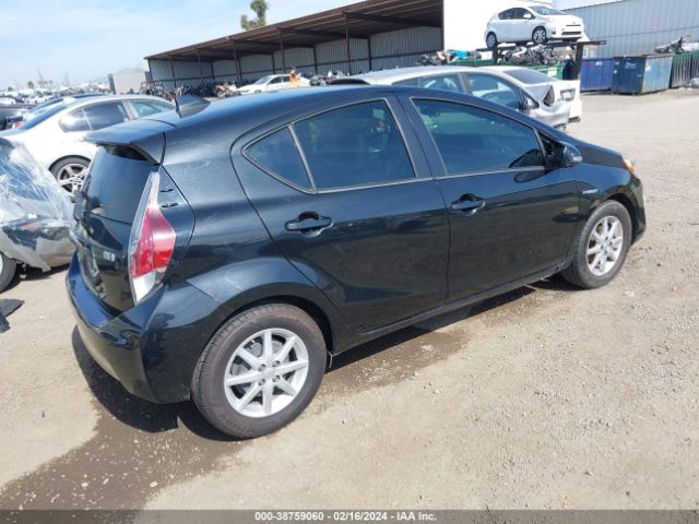 Photo 3 VIN: JTDKDTB35F1107330 - TOYOTA PRIUS C 