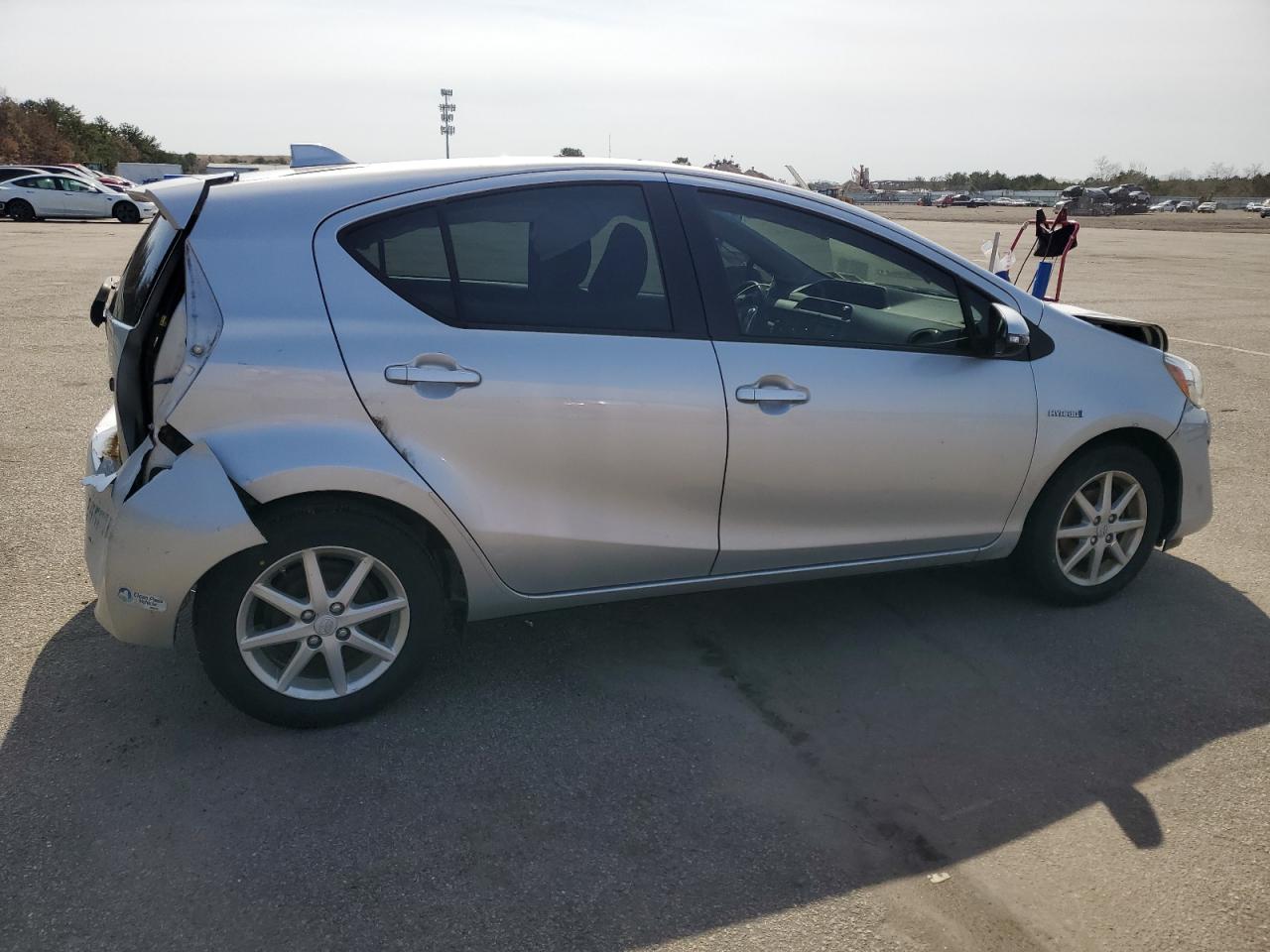 Photo 2 VIN: JTDKDTB35G1136344 - TOYOTA PRIUS 