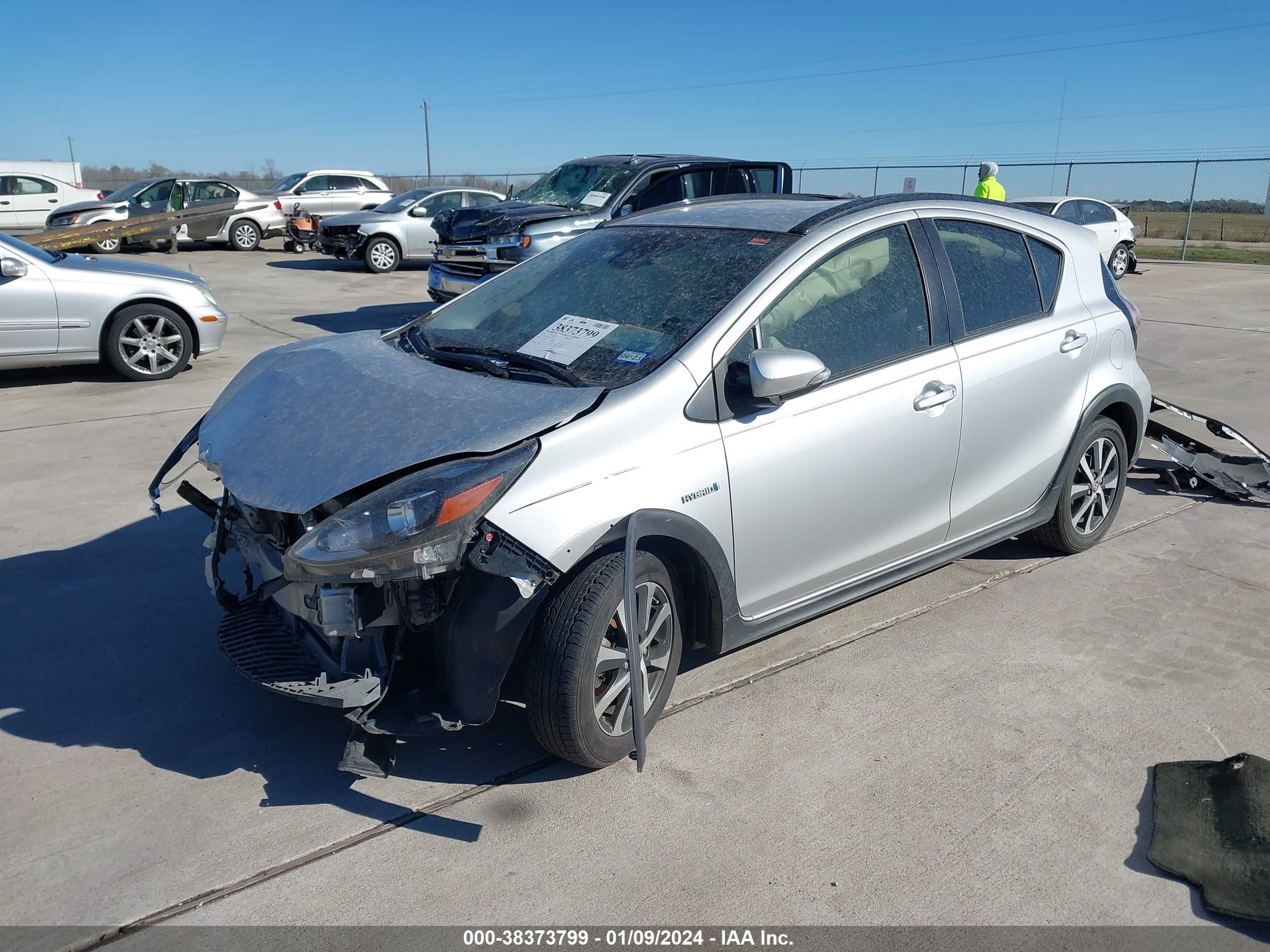 Photo 1 VIN: JTDKDTB35J1604905 - TOYOTA PRIUS C 