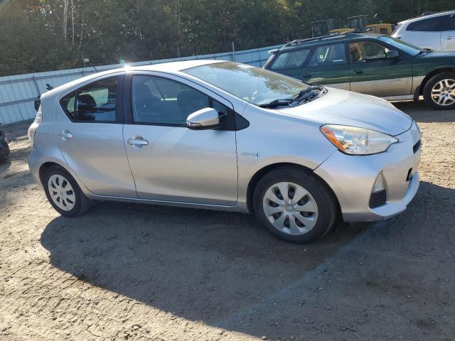 Photo 3 VIN: JTDKDTB36C1007488 - TOYOTA PRIUS C 