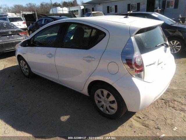 Photo 2 VIN: JTDKDTB36C1010987 - TOYOTA PRIUS C 