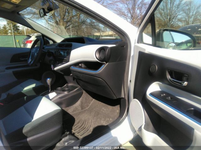 Photo 4 VIN: JTDKDTB36C1010987 - TOYOTA PRIUS C 