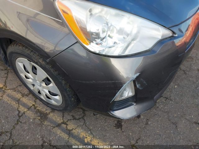 Photo 5 VIN: JTDKDTB36C1501754 - TOYOTA PRIUS C 