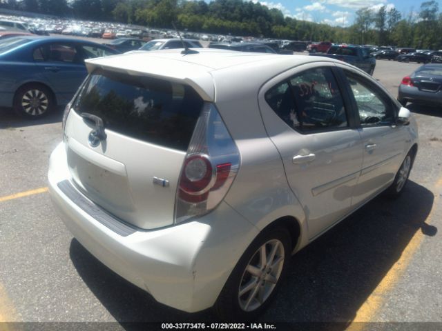 Photo 3 VIN: JTDKDTB36C1508557 - TOYOTA PRIUS C 