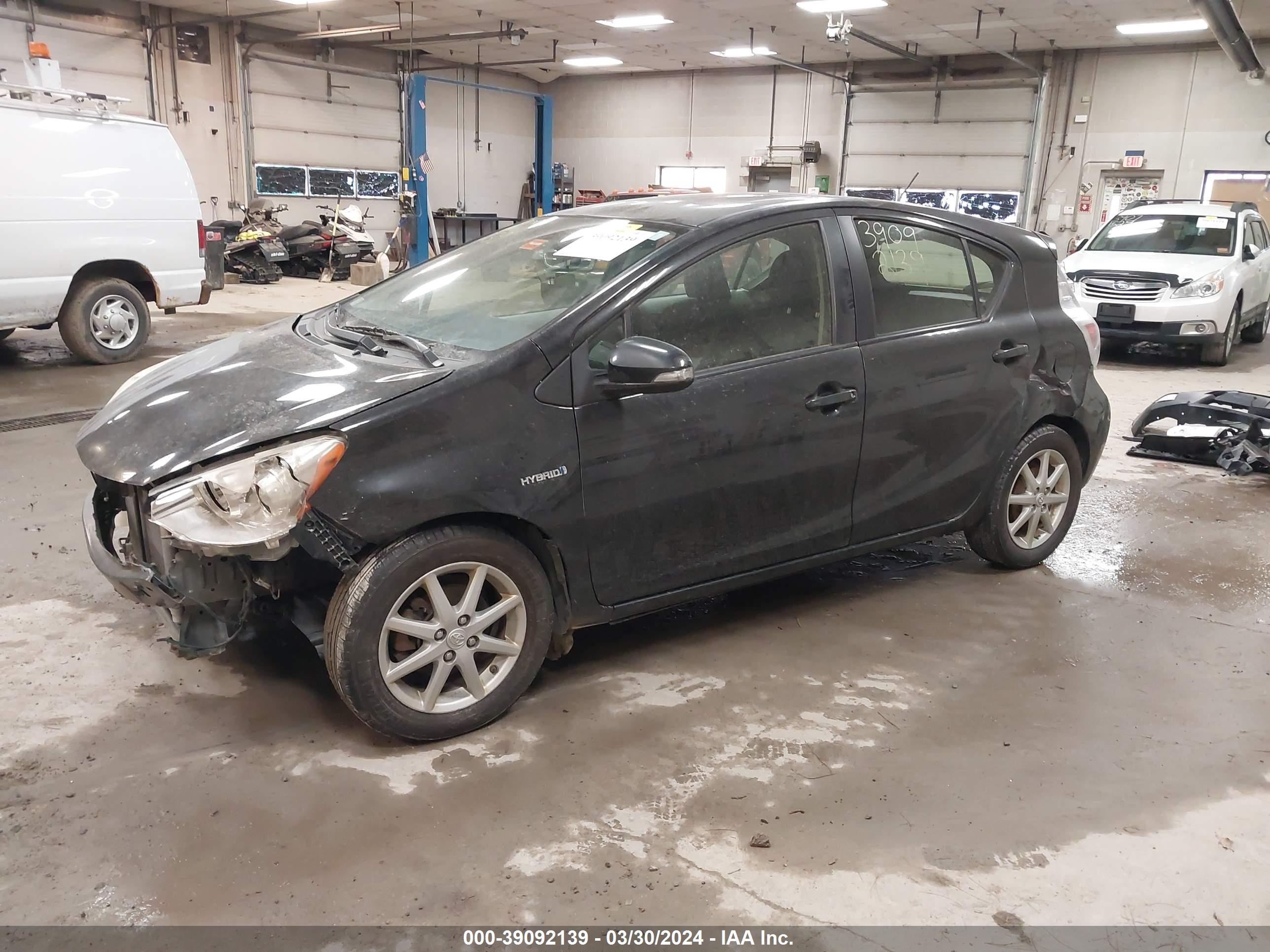 Photo 1 VIN: JTDKDTB36D1036989 - TOYOTA PRIUS C 