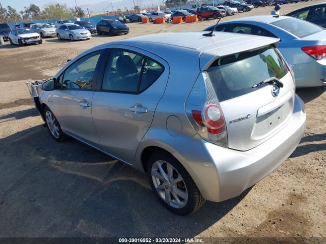 Photo 2 VIN: JTDKDTB36D1048527 - TOYOTA PRIUS C 