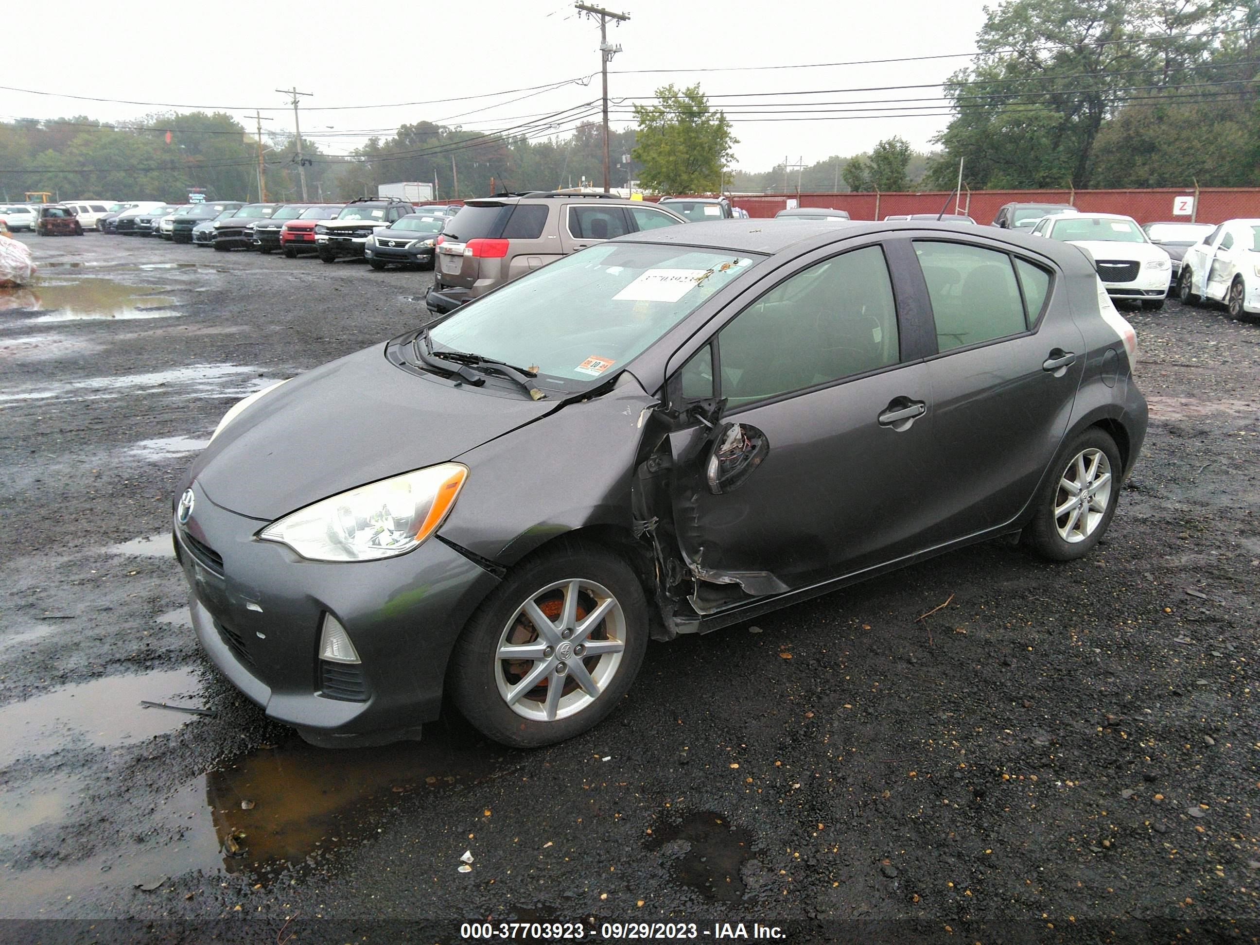 Photo 1 VIN: JTDKDTB36D1533217 - TOYOTA PRIUS 