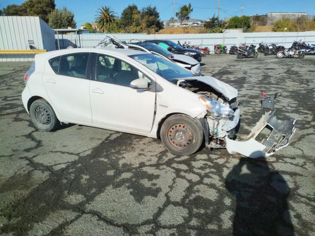 Photo 3 VIN: JTDKDTB36D1544749 - TOYOTA PRIUS C 