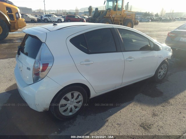 Photo 3 VIN: JTDKDTB36D1545660 - TOYOTA PRIUS 