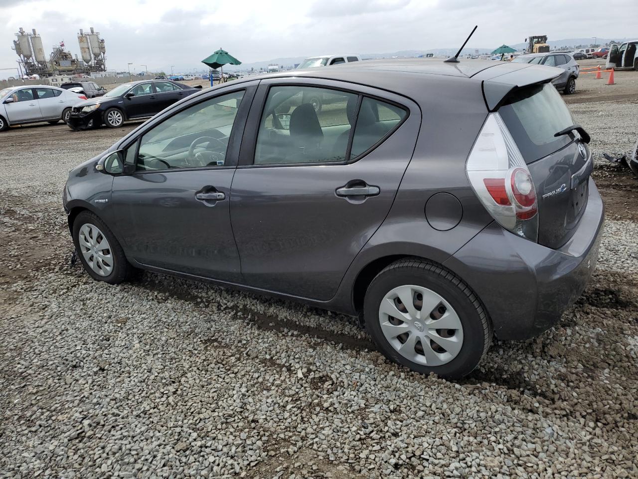 Photo 1 VIN: JTDKDTB36D1548588 - TOYOTA PRIUS 