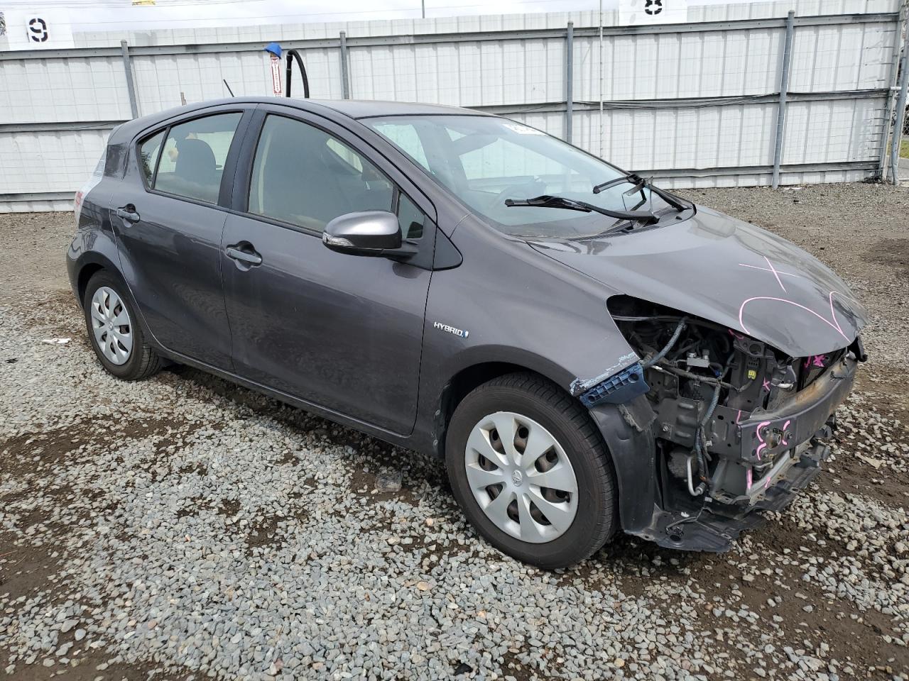 Photo 3 VIN: JTDKDTB36D1548588 - TOYOTA PRIUS 