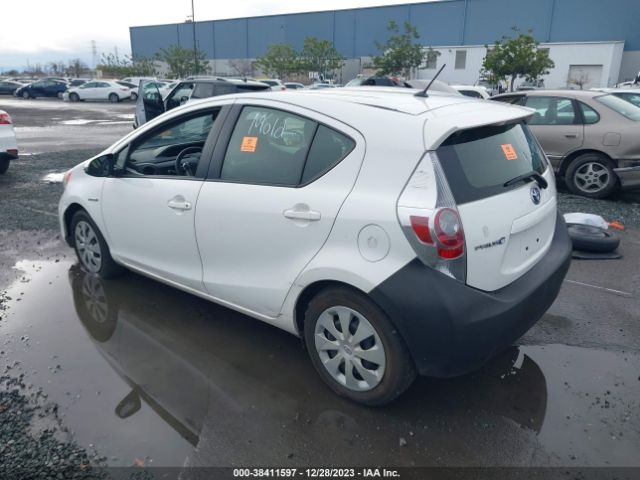 Photo 2 VIN: JTDKDTB36D1556822 - TOYOTA PRIUS C 