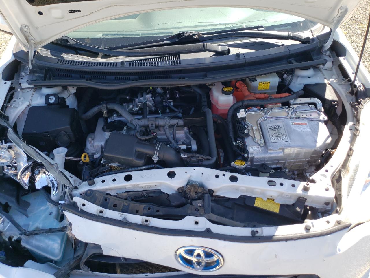 Photo 10 VIN: JTDKDTB36E1061120 - TOYOTA PRIUS 