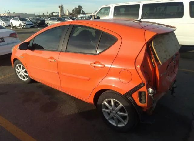 Photo 2 VIN: JTDKDTB36E1061229 - TOYOTA PRIUS C 