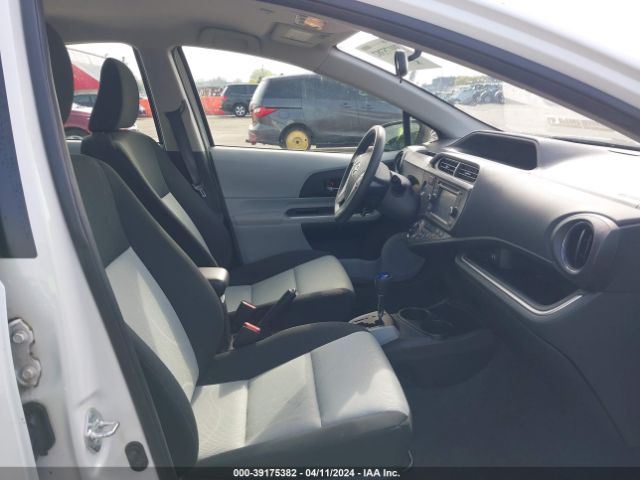 Photo 4 VIN: JTDKDTB36E1063451 - TOYOTA PRIUS C 