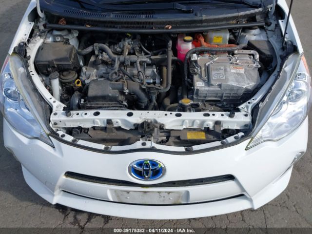 Photo 9 VIN: JTDKDTB36E1063451 - TOYOTA PRIUS C 