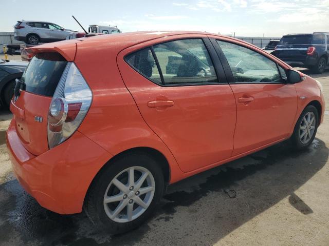 Photo 2 VIN: JTDKDTB36E1064681 - TOYOTA PRIUS C 