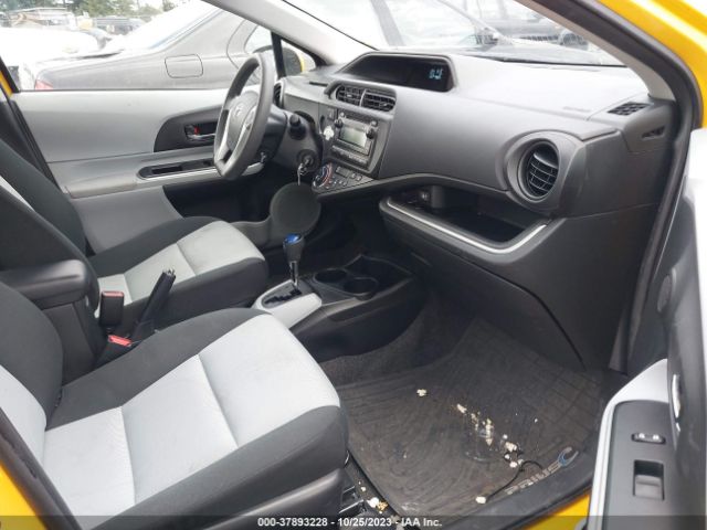 Photo 4 VIN: JTDKDTB36E1076121 - TOYOTA PRIUS C 