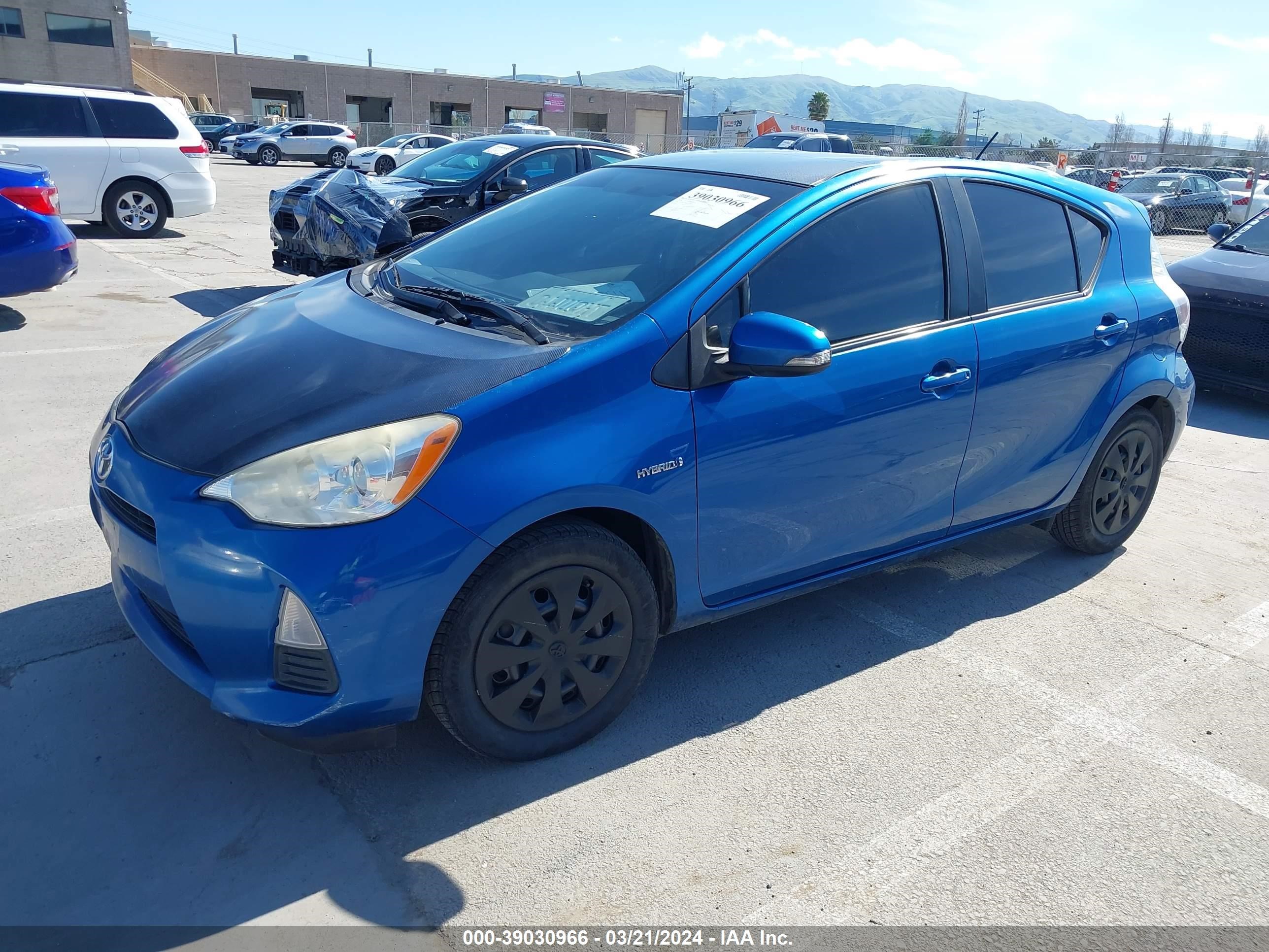 Photo 1 VIN: JTDKDTB36E1076233 - TOYOTA PRIUS C 