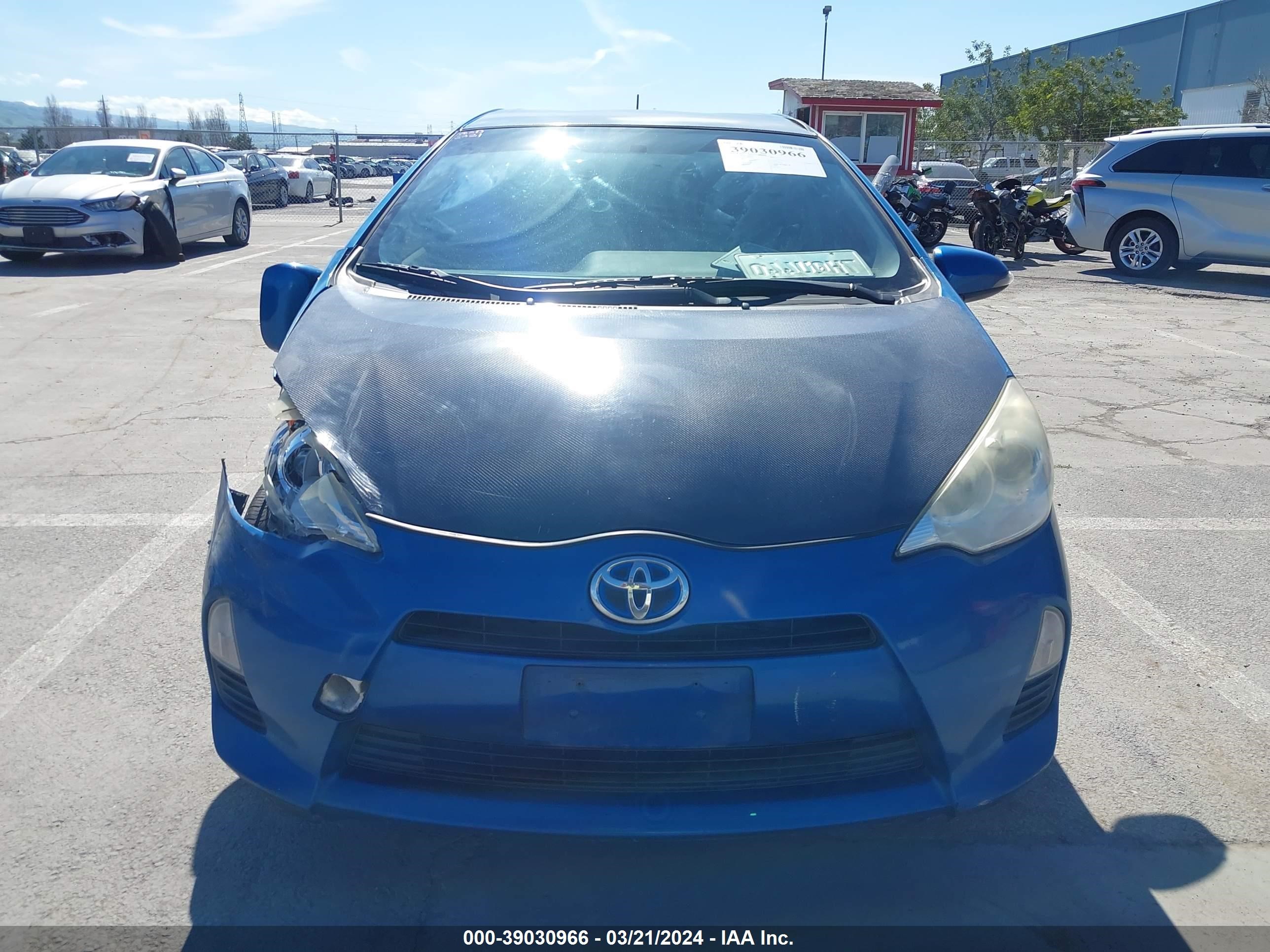 Photo 11 VIN: JTDKDTB36E1076233 - TOYOTA PRIUS C 