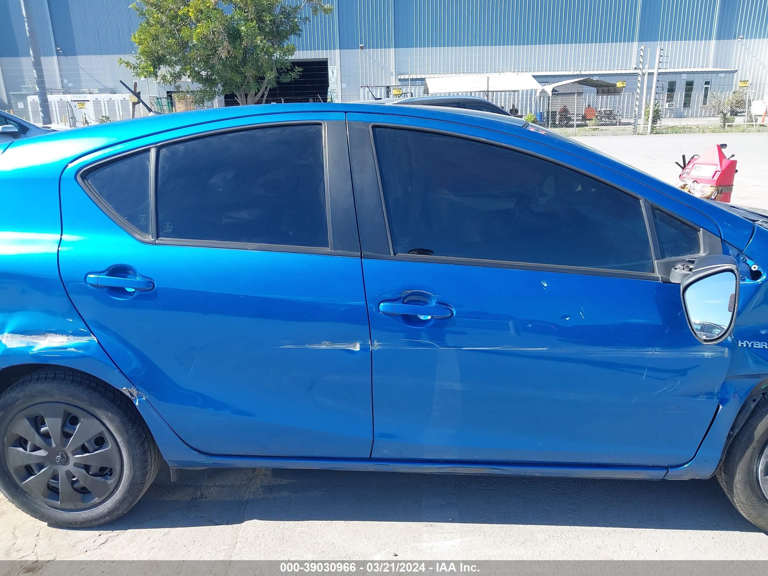 Photo 12 VIN: JTDKDTB36E1076233 - TOYOTA PRIUS C 