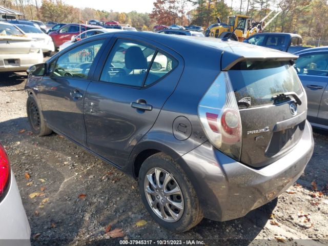 Photo 2 VIN: JTDKDTB36E1569457 - TOYOTA PRIUS C 