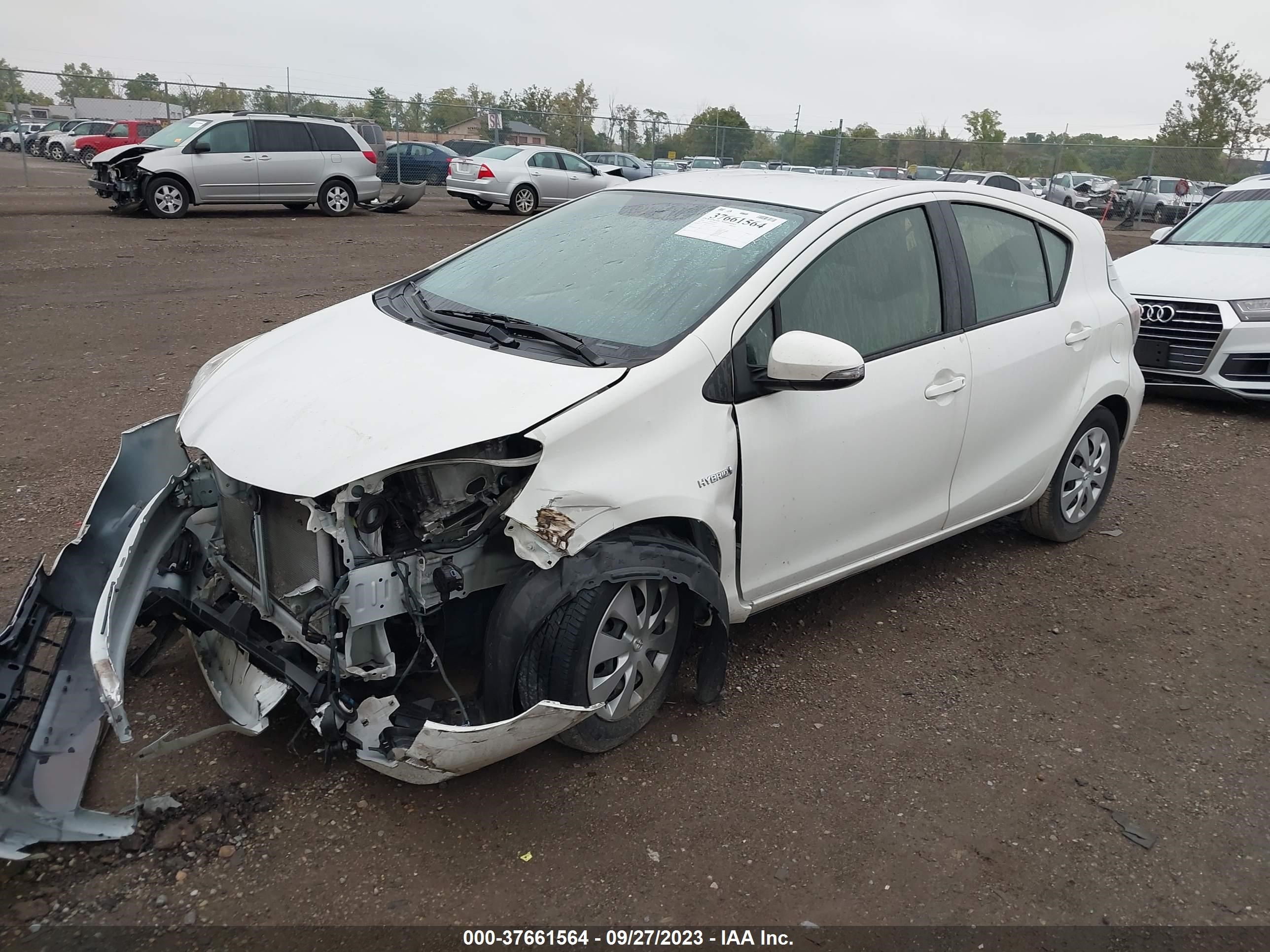 Photo 1 VIN: JTDKDTB36E1573105 - TOYOTA PRIUS C 