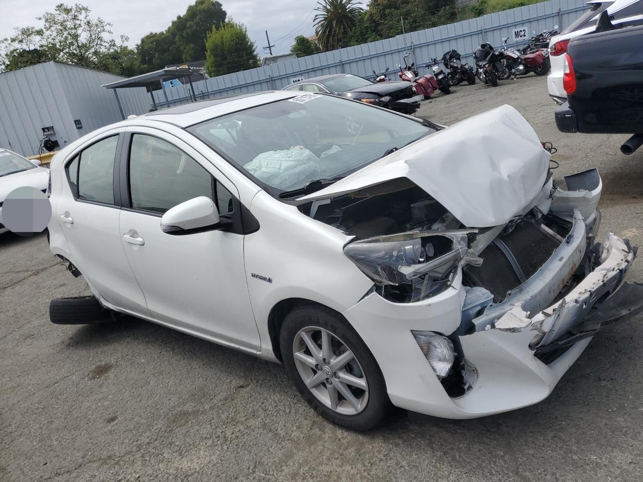 Photo 3 VIN: JTDKDTB36F1088755 - TOYOTA PRIUS 