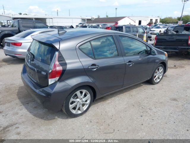 Photo 3 VIN: JTDKDTB36G1134781 - TOYOTA PRIUS C 