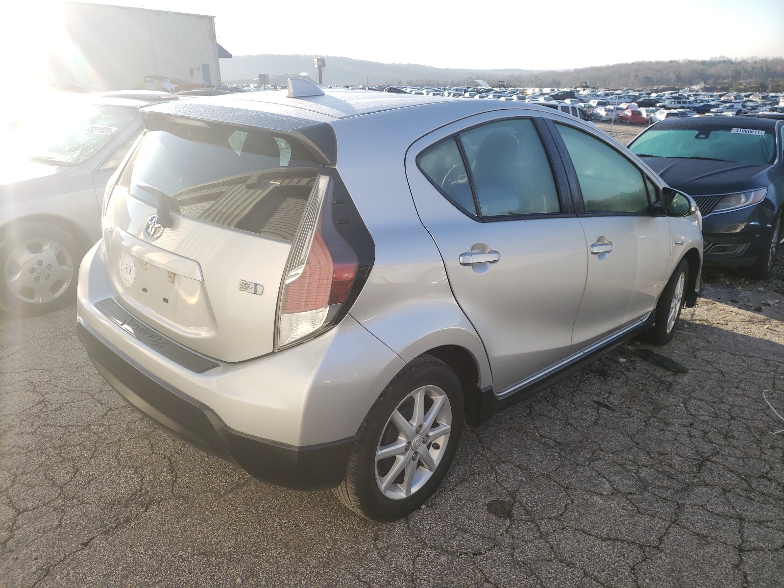 Photo 3 VIN: JTDKDTB36H1592855 - TOYOTA PRIUS C 