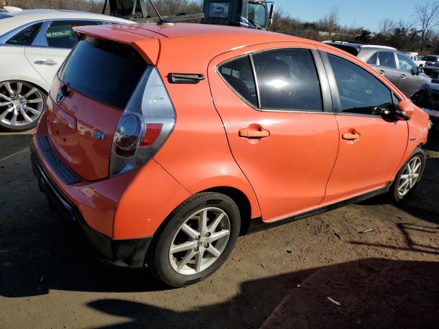 Photo 2 VIN: JTDKDTB37C1012389 - TOYOTA PRIUS 