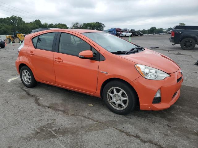 Photo 3 VIN: JTDKDTB37C1016216 - TOYOTA PRIUS C 