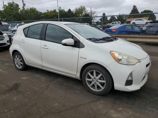 Photo 3 VIN: JTDKDTB37C1019956 - TOYOTA PRIUS C 