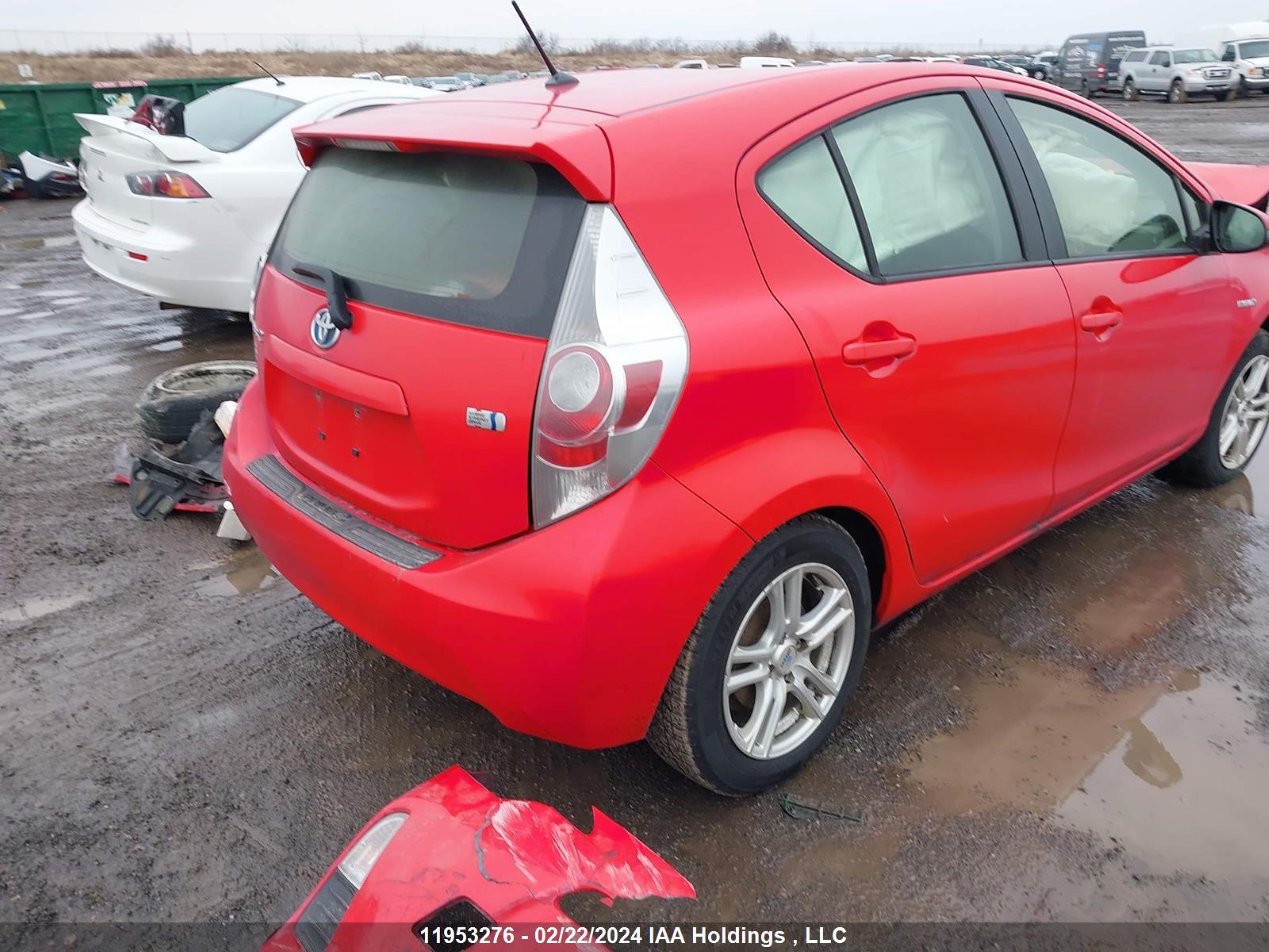 Photo 3 VIN: JTDKDTB37C1021741 - TOYOTA PRIUS C 