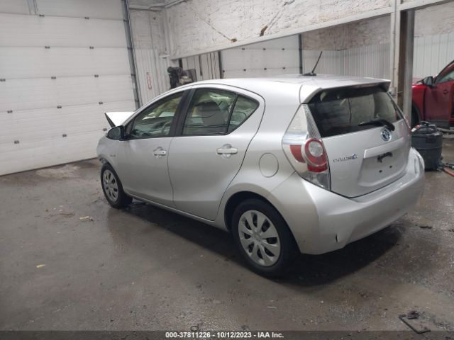 Photo 2 VIN: JTDKDTB37C1519700 - TOYOTA PRIUS C 