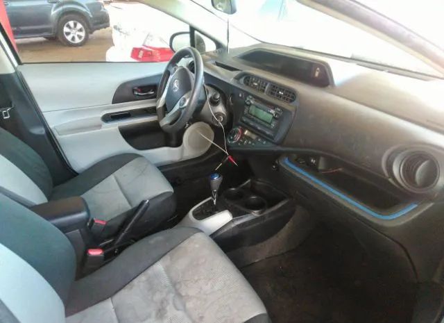 Photo 4 VIN: JTDKDTB37D1047452 - TOYOTA PRIUS C 