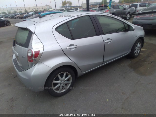 Photo 3 VIN: JTDKDTB37D1055390 - TOYOTA PRIUS C 