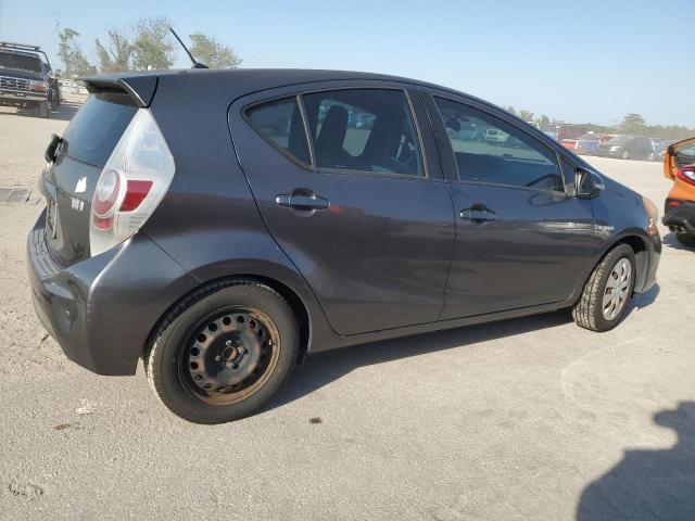 Photo 2 VIN: JTDKDTB37D1529693 - TOYOTA PRIUS C 