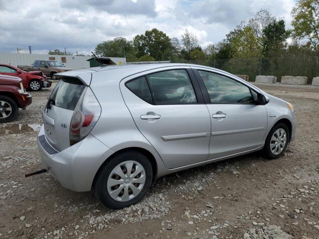 Photo 2 VIN: JTDKDTB37D1539558 - TOYOTA PRIUS C 