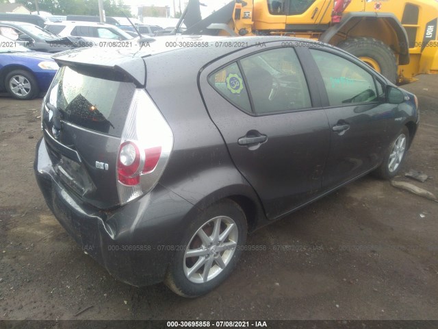 Photo 3 VIN: JTDKDTB37D1541200 - TOYOTA PRIUS C 