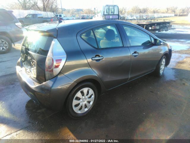 Photo 3 VIN: JTDKDTB37D1544470 - TOYOTA PRIUS C 