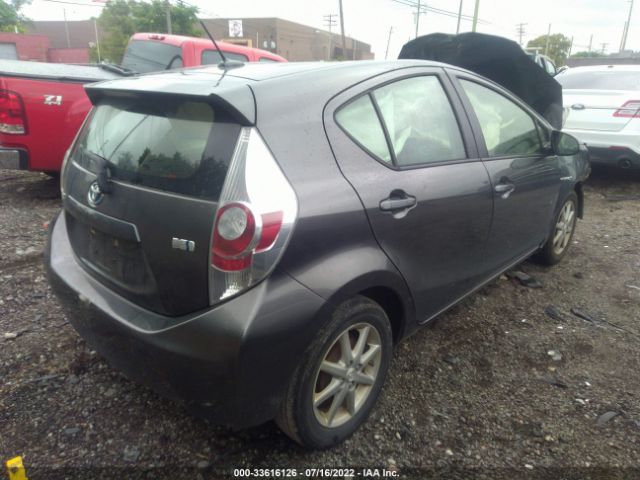 Photo 3 VIN: JTDKDTB37D1553976 - TOYOTA PRIUS C 