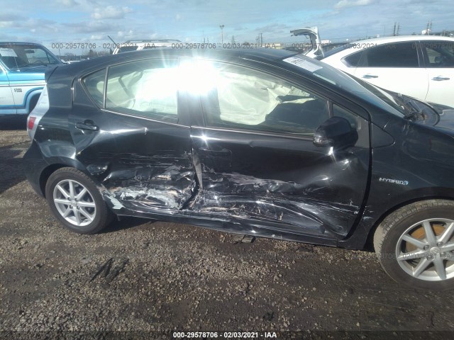 Photo 5 VIN: JTDKDTB37E1058971 - TOYOTA PRIUS C 