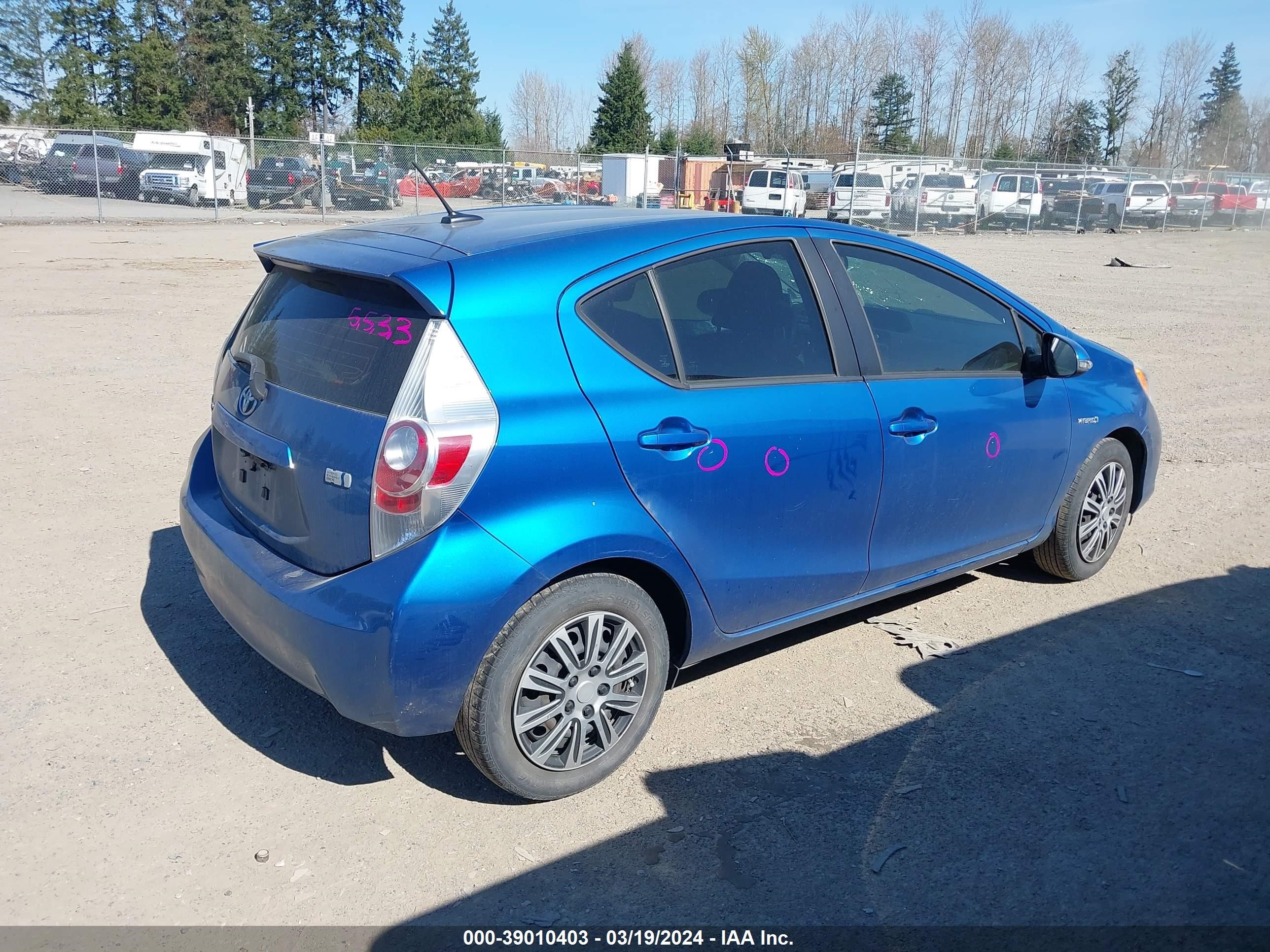 Photo 3 VIN: JTDKDTB37E1078444 - TOYOTA PRIUS C 