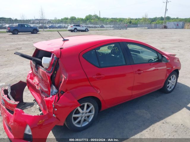 Photo 3 VIN: JTDKDTB37E1079285 - TOYOTA PRIUS C 