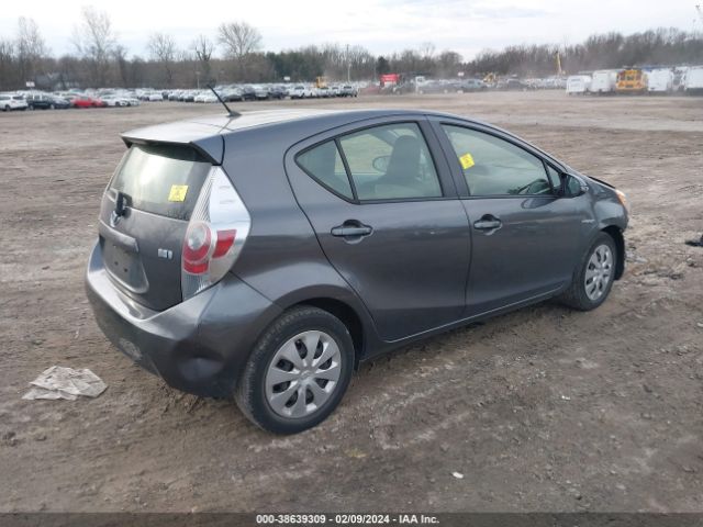 Photo 3 VIN: JTDKDTB37E1083997 - TOYOTA PRIUS C 