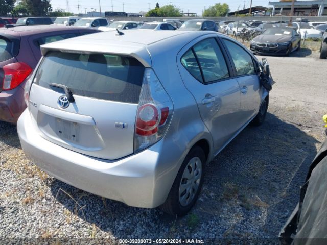 Photo 3 VIN: JTDKDTB37E1568186 - TOYOTA PRIUS C 