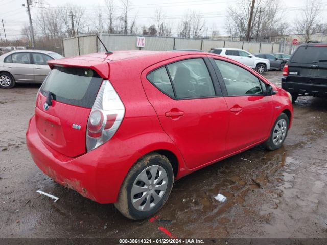 Photo 3 VIN: JTDKDTB37E1568950 - TOYOTA PRIUS C 