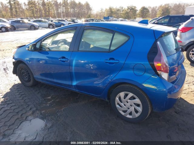 Photo 2 VIN: JTDKDTB37F1101576 - TOYOTA PRIUS C 